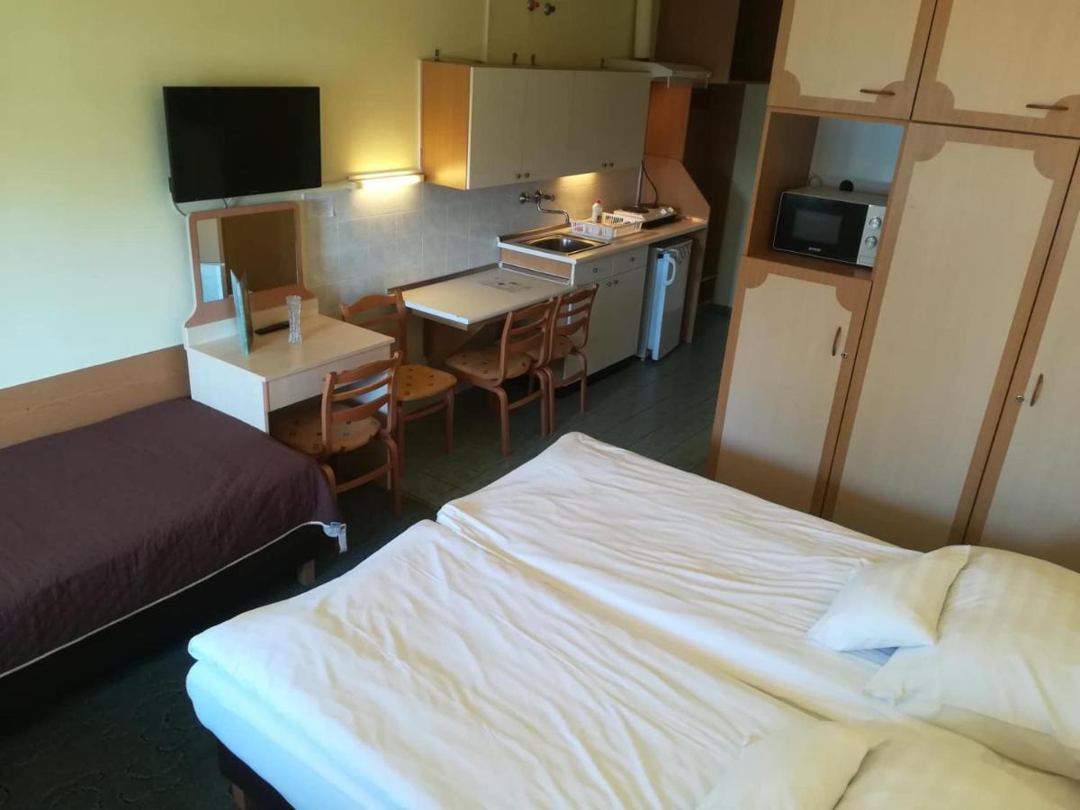Hoforras Hotel Gyula Buitenkant foto