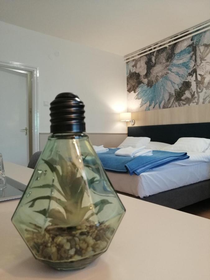Hoforras Hotel Gyula Buitenkant foto