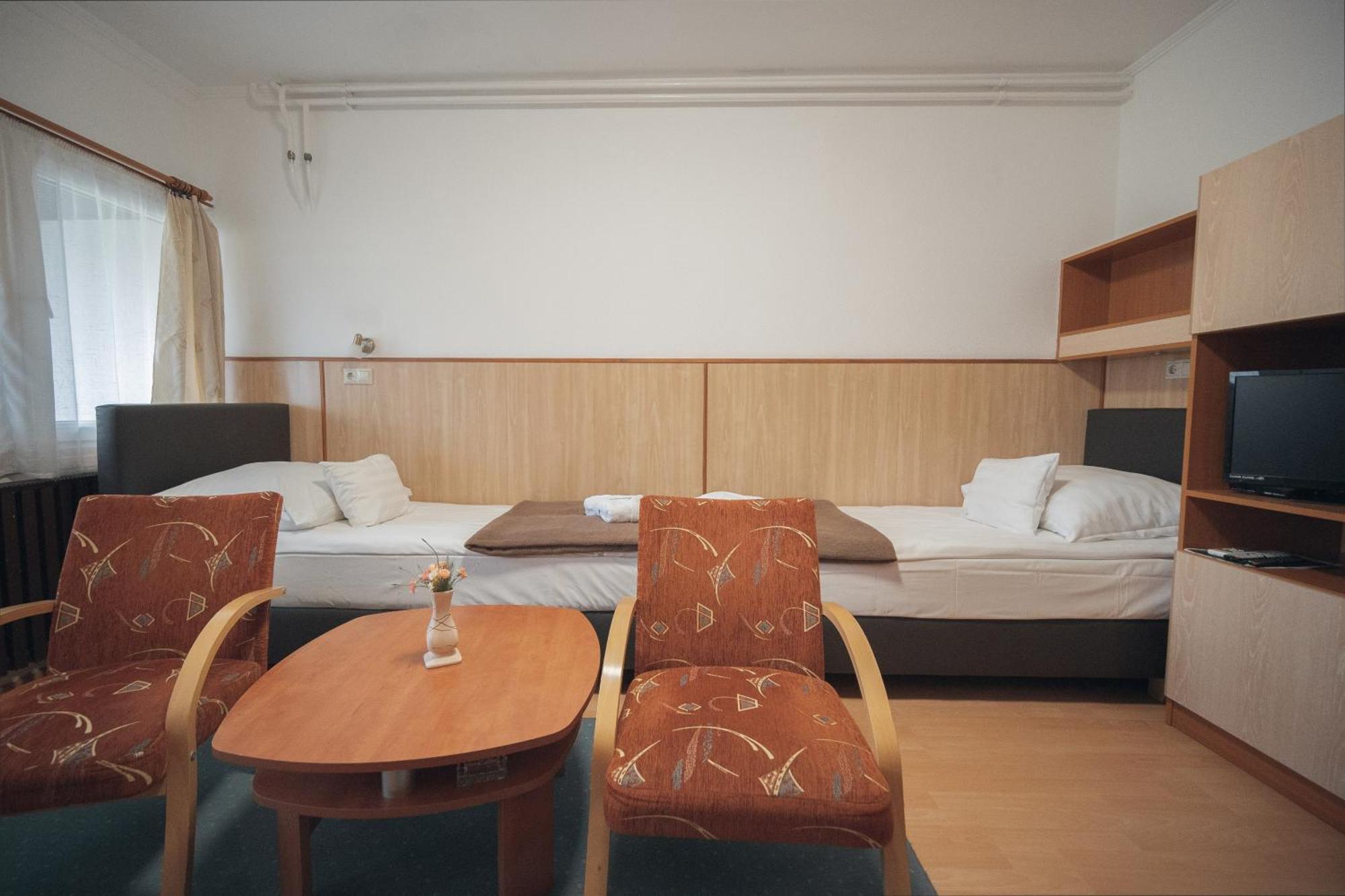 Hoforras Hotel Gyula Buitenkant foto
