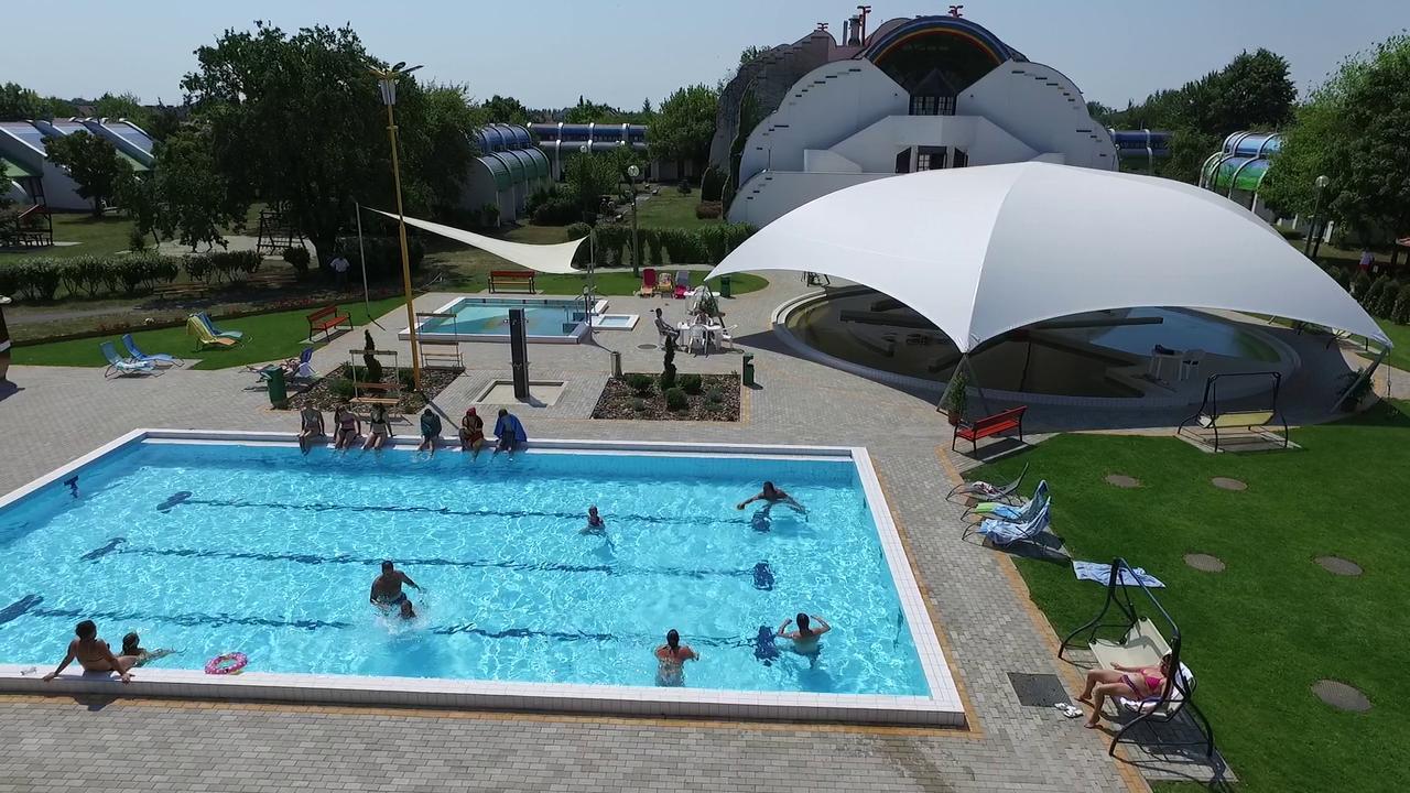 Hoforras Hotel Gyula Buitenkant foto